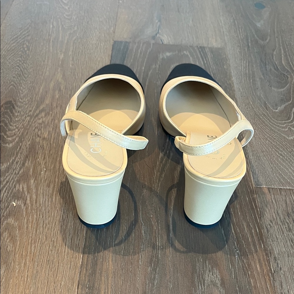 38.5 BRAND NEW CHANEL Two-Tone Beige and Black Heels - Picture 3 of 6